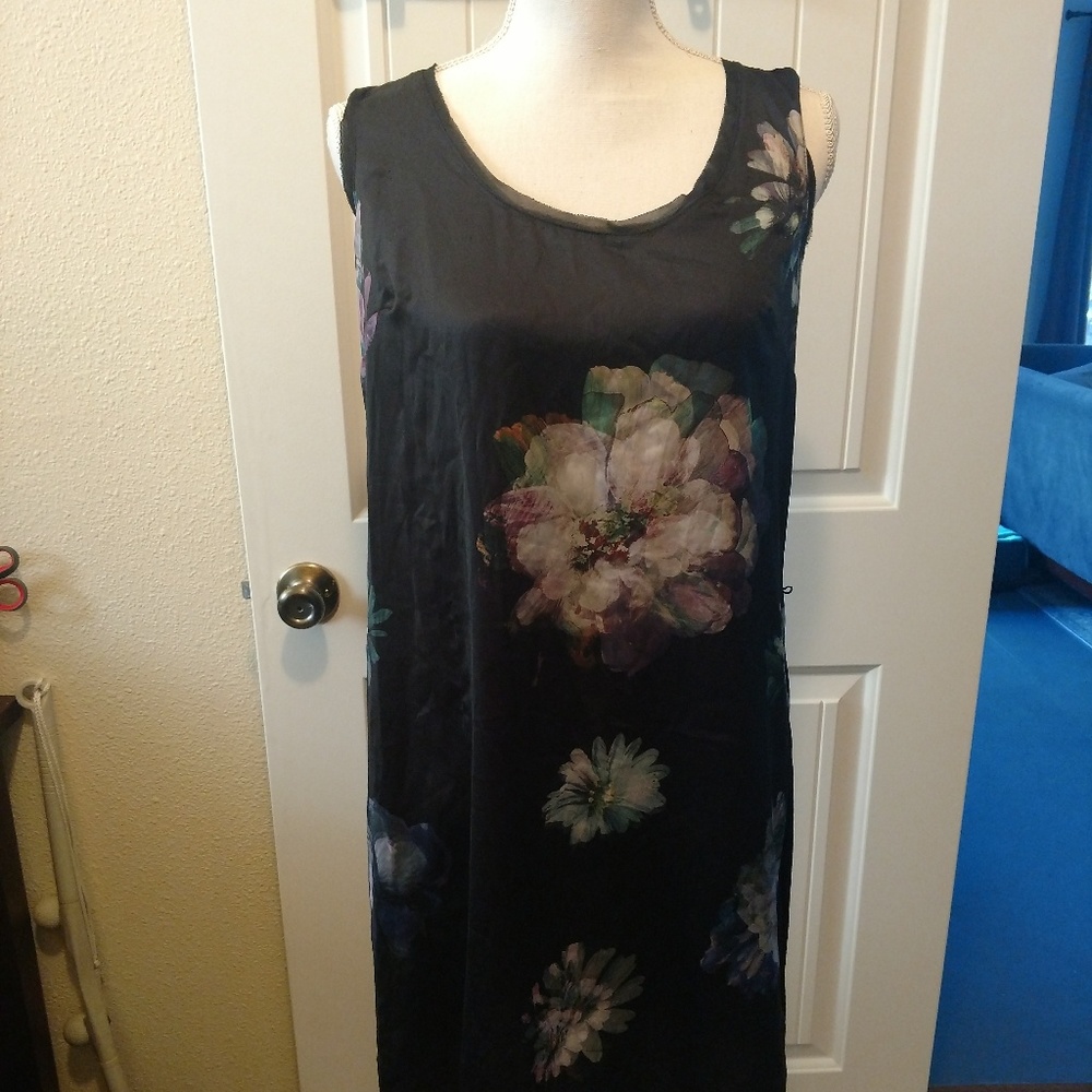 Gorgeous silky shift dress